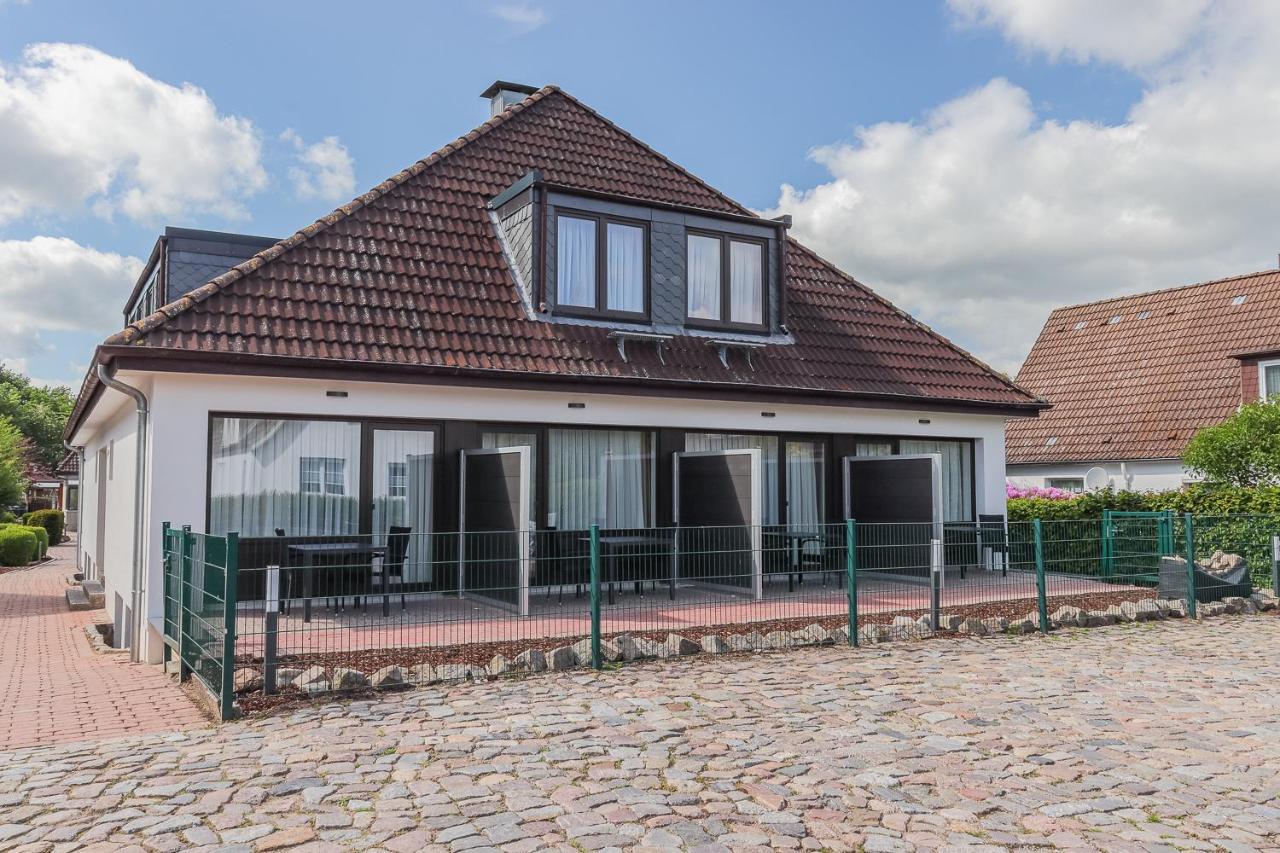 Nur 7 Gehminuten Zum Strand, Sehr Hochwertige Ferienwohnung Mit Terrasse In Ruhiger Lage, Inklusive Parkplatz Und Fahrradunterstellplatz Laesst Keine Wuensche Offen Scharbeutz Luaran gambar