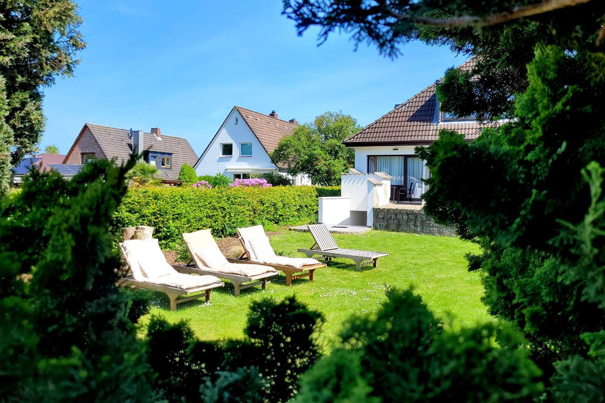 Nur 7 Gehminuten Zum Strand, Sehr Hochwertige Ferienwohnung Mit Terrasse In Ruhiger Lage, Inklusive Parkplatz Und Fahrradunterstellplatz Laesst Keine Wuensche Offen Scharbeutz Luaran gambar