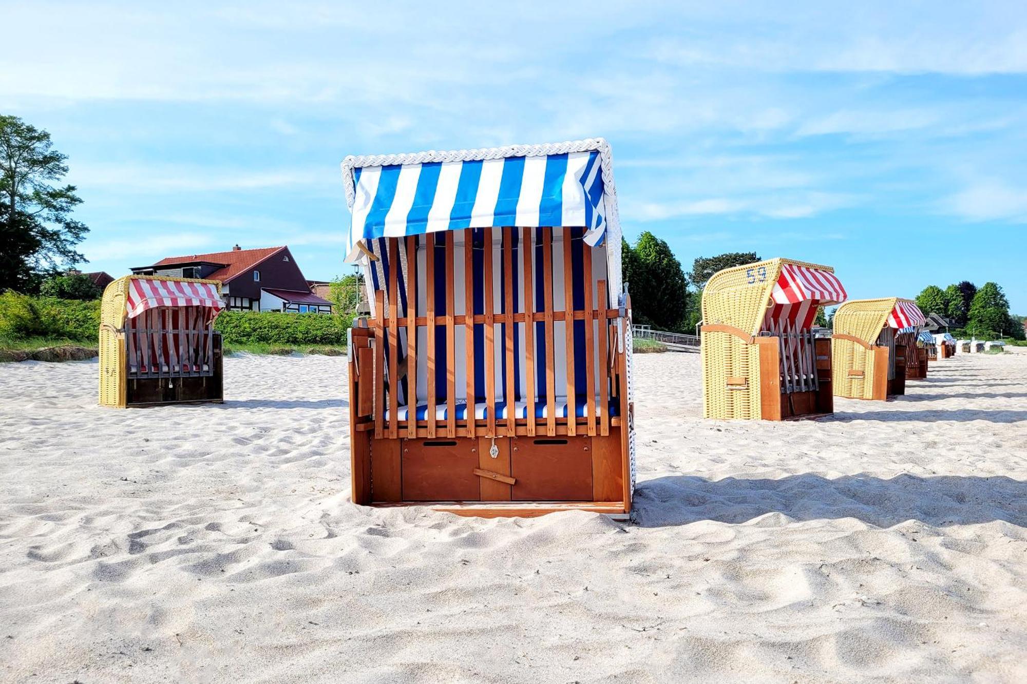 Nur 7 Gehminuten Zum Strand, Sehr Hochwertige Ferienwohnung Mit Terrasse In Ruhiger Lage, Inklusive Parkplatz Und Fahrradunterstellplatz Laesst Keine Wuensche Offen Scharbeutz Luaran gambar