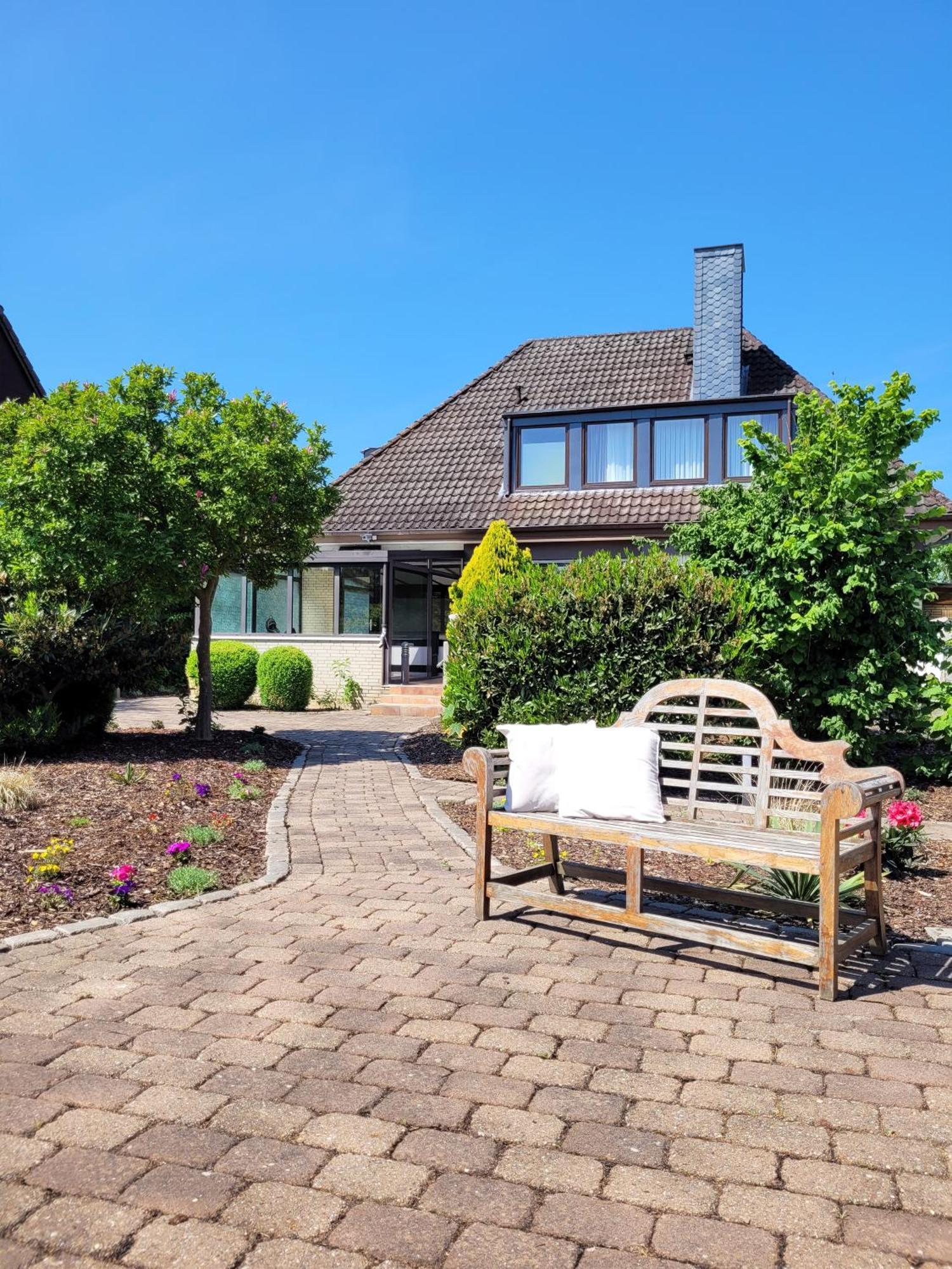 Nur 7 Gehminuten Zum Strand, Sehr Hochwertige Ferienwohnung Mit Terrasse In Ruhiger Lage, Inklusive Parkplatz Und Fahrradunterstellplatz Laesst Keine Wuensche Offen Scharbeutz Luaran gambar
